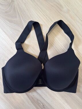 Spanx
SPANXsmooth® Bra-llelujah!® Lightly Lined Full Coverage Bra
Size: 36c